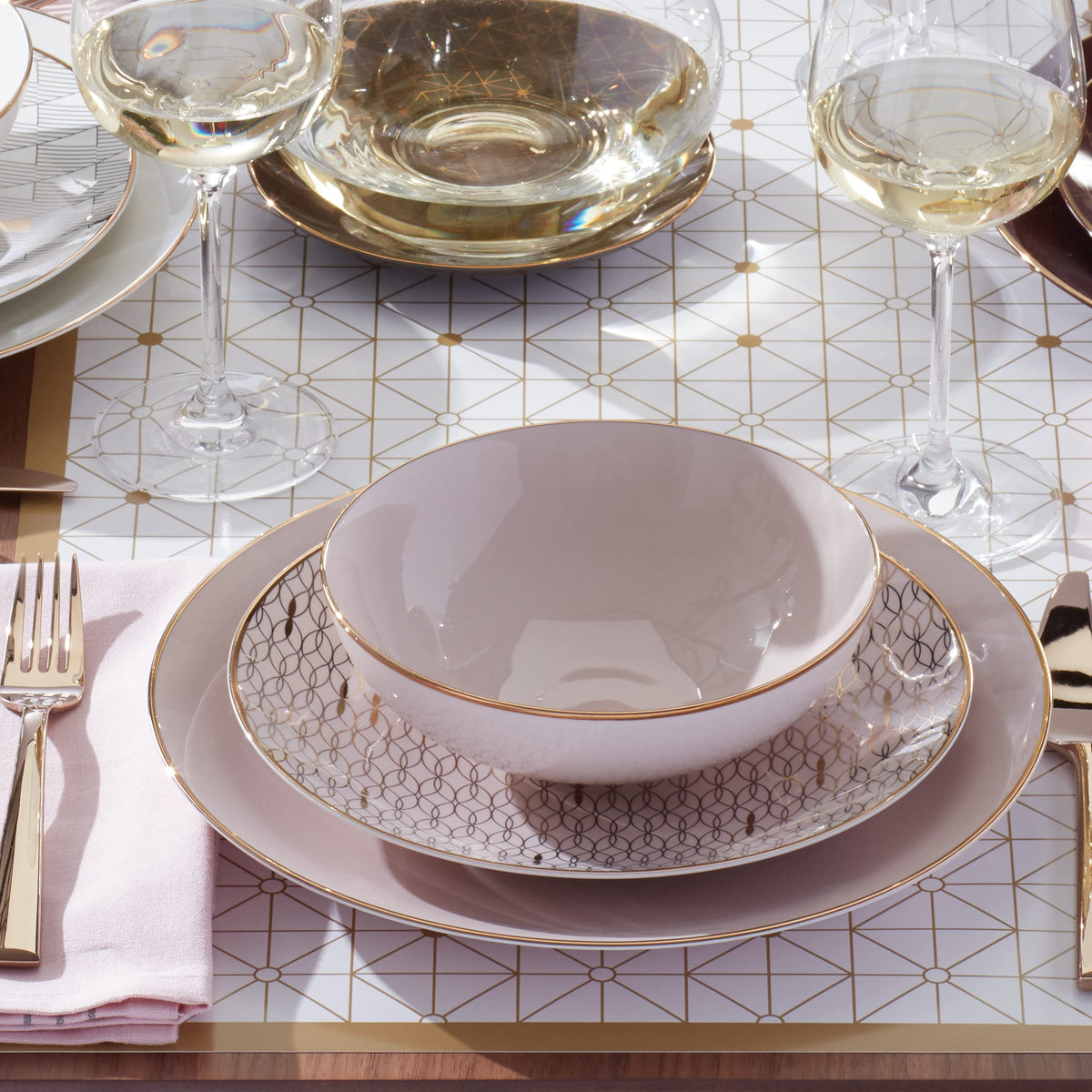 Lenox Trianna Blush 12 Piece Porcelain Dinnerware Set