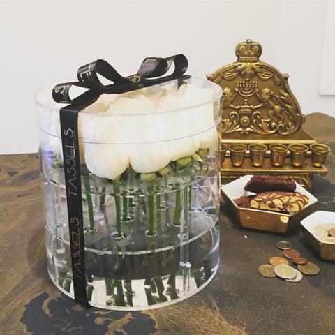 Tassels Home Decor Crystal 17 Hole Acrylic Flower Box, Round (9x9") - Holds 17 Flowers