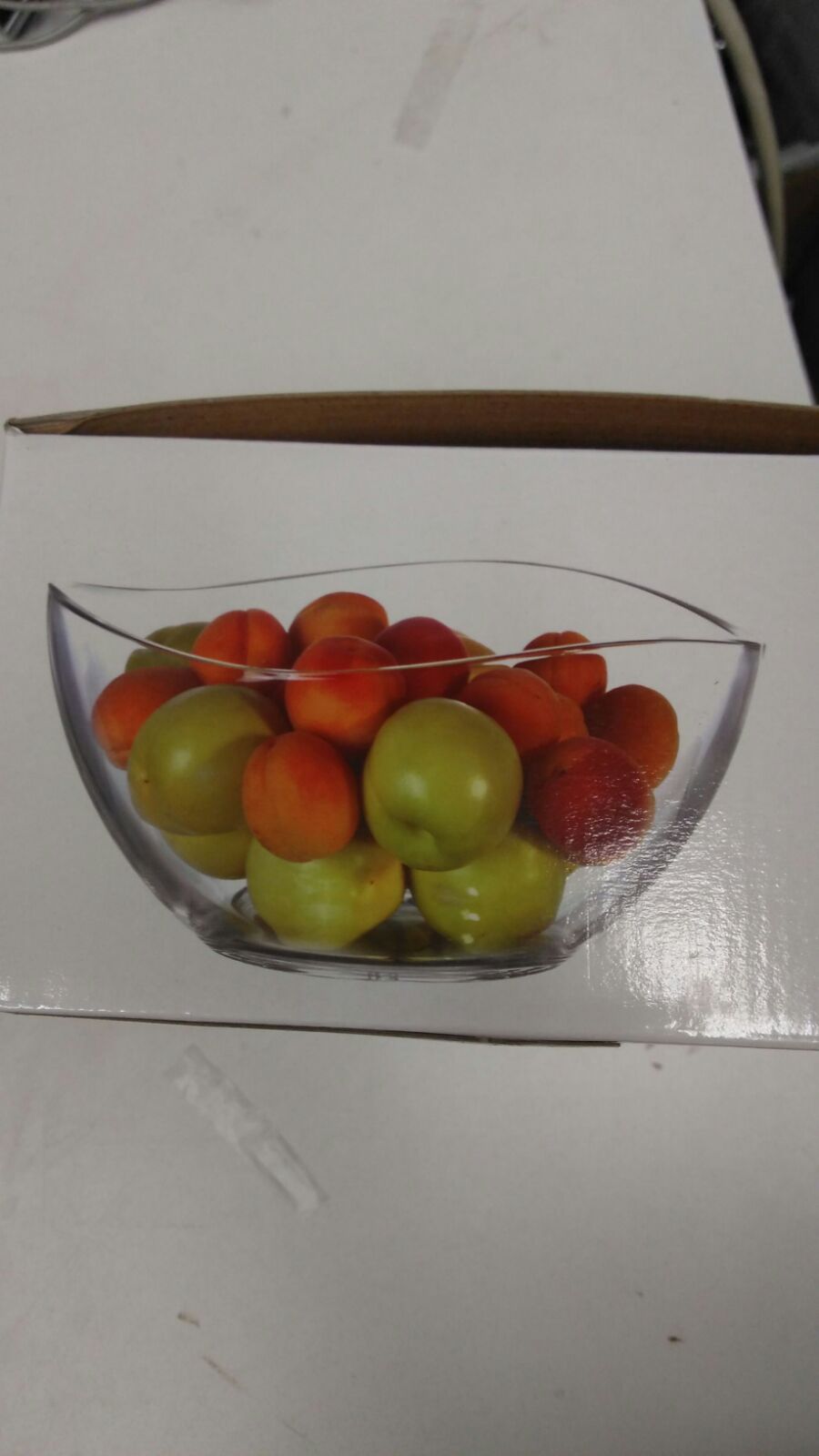 Europe Ware 50291 63.5 Oz Glass Salad Bowl, Crown