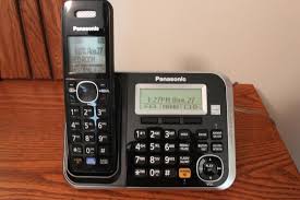 Panasonic KX-TGF370M Cordless Telephone Answering System, Link2Cell Bluetooth Cordless Telephone with Dial Pad Keypad Caller ID Base 1 Handset - Refurbished; Works in Israel