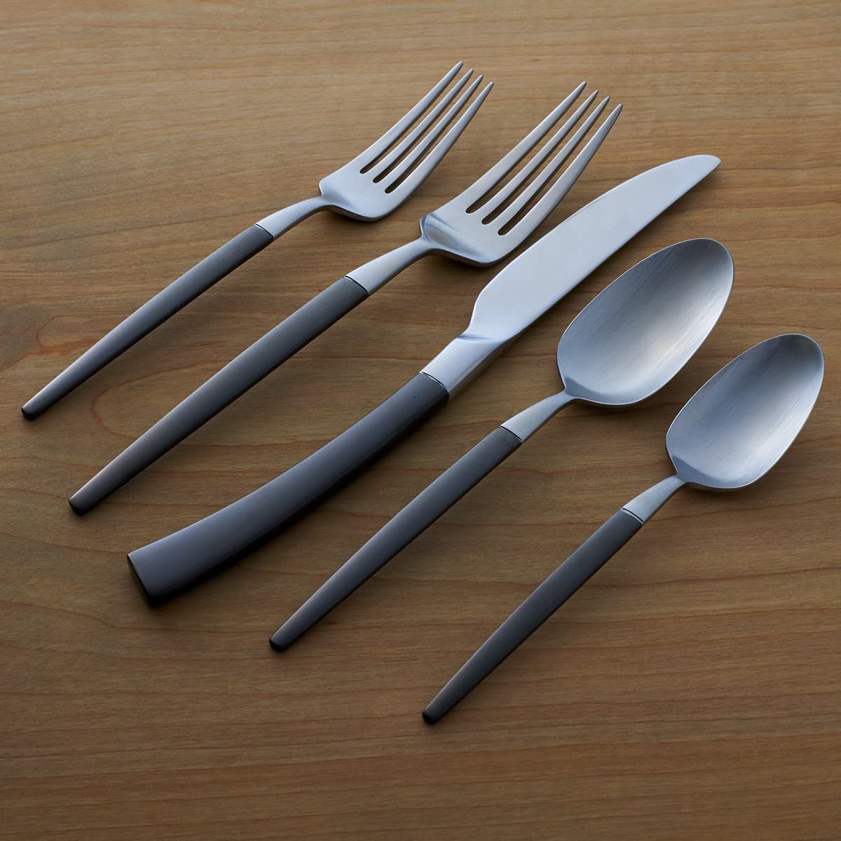 Oneida Adjecent Midnight 20 Piece Everyday Flatware Set, Service for 4